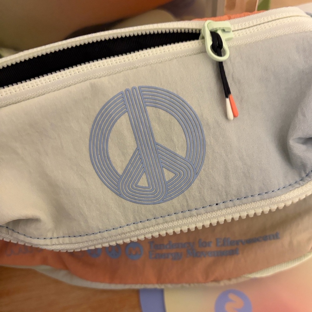 NWT Lululemon x Madhappy Ombre Crossbody Belt Bag! - Picture 8 of 11